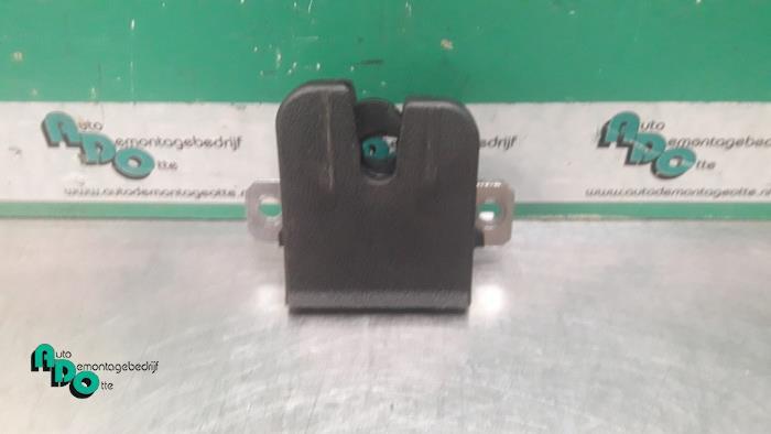 Slotmechaniek Achterklep van een Volkswagen Polo (Polo 01-), Gebruikt, -, Volkswagen, -