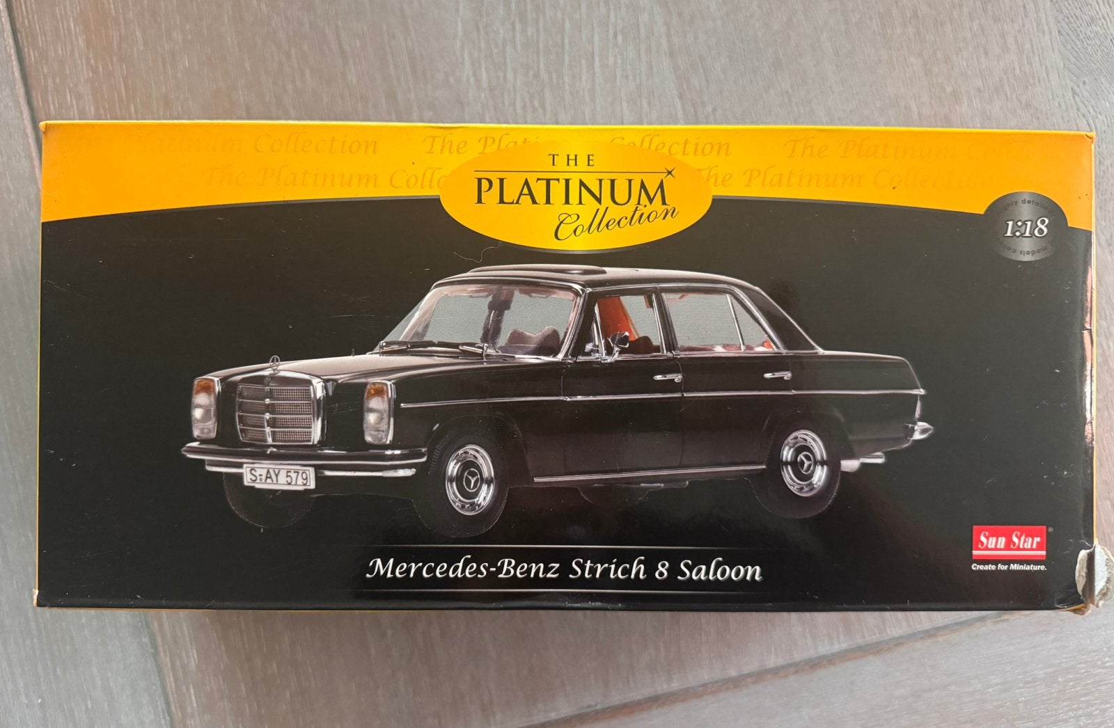 Modèle de voiture Sun Star Mercedes-Benz Strich 8 Saloon1:18, Hobby & Loisirs créatifs, Voitures miniatures | 1:18, Enlèvement ou Envoi