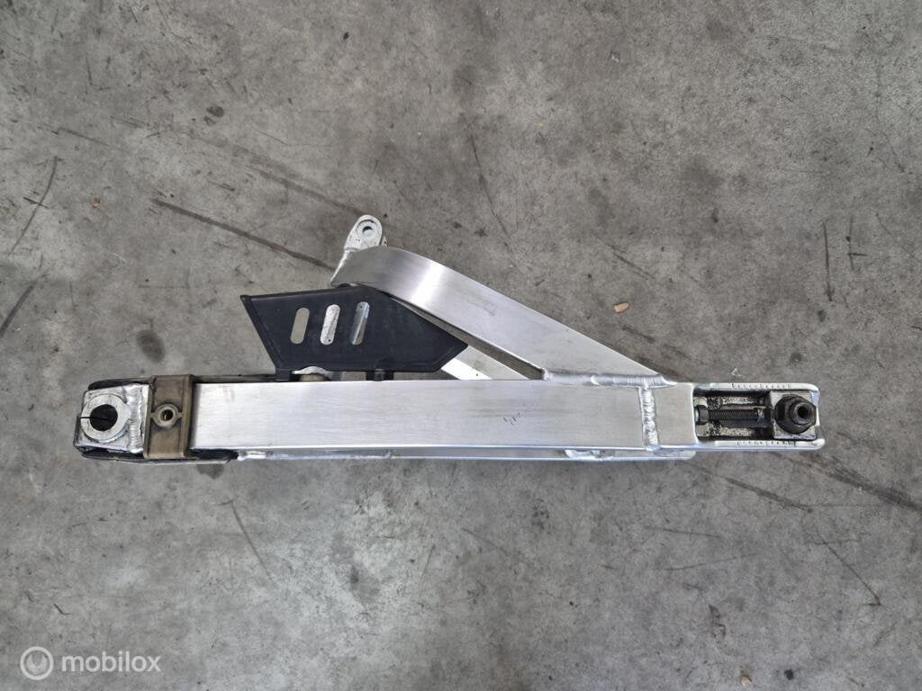 Aluminium achterbrug achtervork SS Supersport Superlight, Motos, Enlèvement ou Envoi, Factorystore.service@ducati.com, Via Antonio Cavalieri Ducati, 74/5, 74/6, 40132 Bologna BO