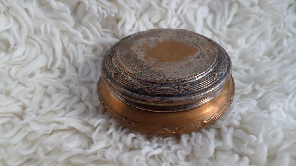 Verzilverde metalen doos/pillendoos in Lodewijk XVI-stijl, Antiek en Kunst, Ophalen of Verzenden