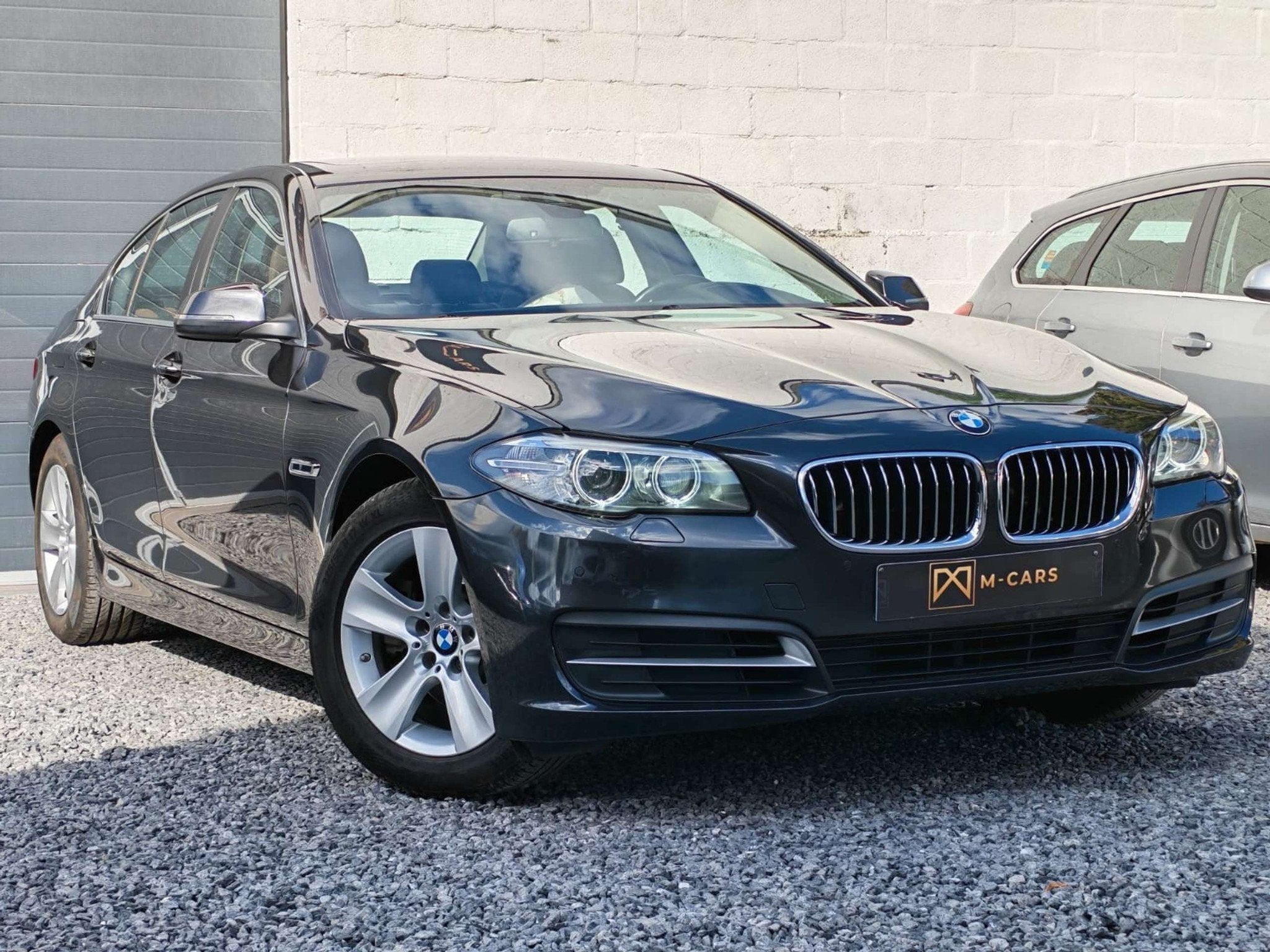 BMW 5 Serie 520 TOIT PANO * HUD * CAMERA * (automatique), Autos, Cuir, Argent ou Gris, Entreprise, 120 kW