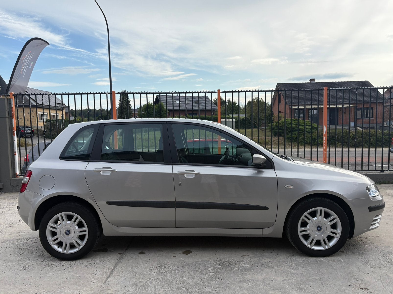 FIAT STILO 1.6i ESSENCE 59 000KM CARPASS 5 PORTES CARPLAY, Autos, Argent ou Gris, Achat, Boîte manuelle, Bleu