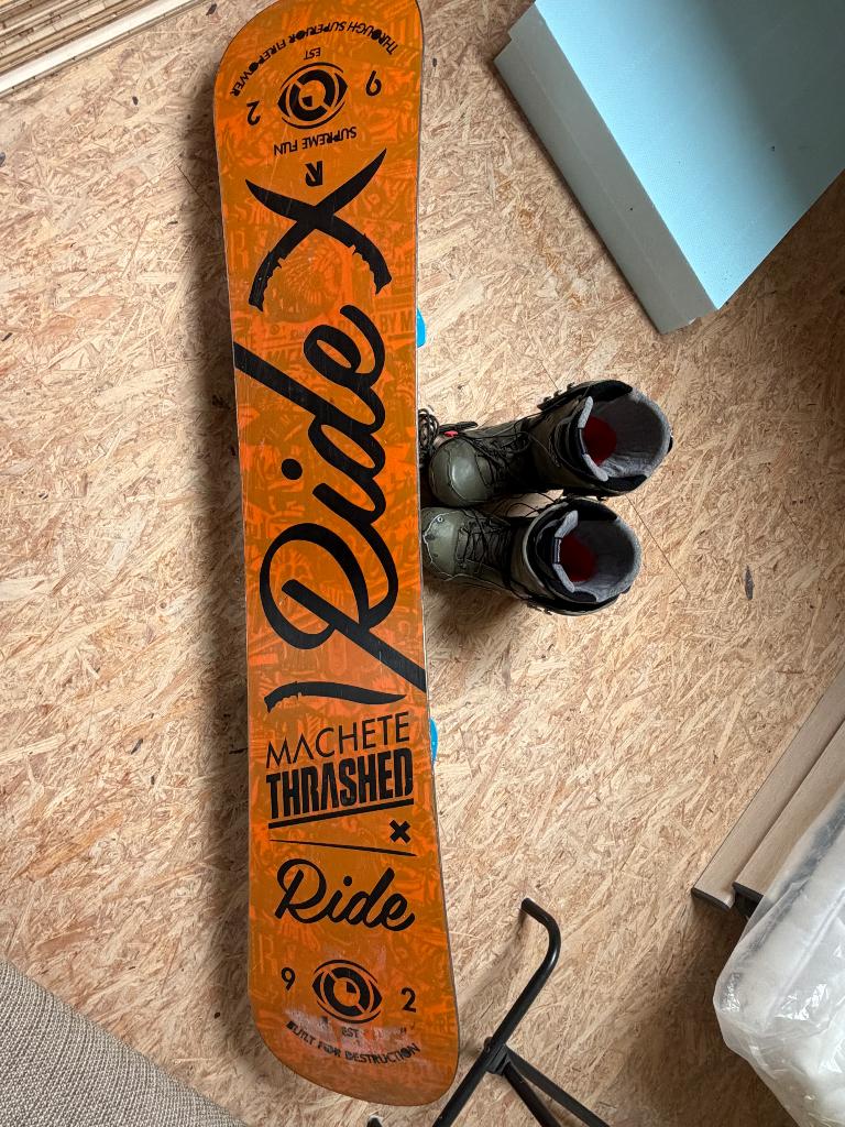 Snowboard en boots, Enlèvement, Utilisé, Planche