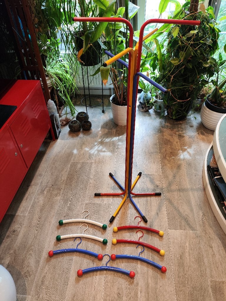 Vintage IKEA Plagg Kinderkapstok & 7 Metalen Hangers, Huis en Inrichting, Woonaccessoires | Kapstokken, Ophalen of Verzenden, Kunststof