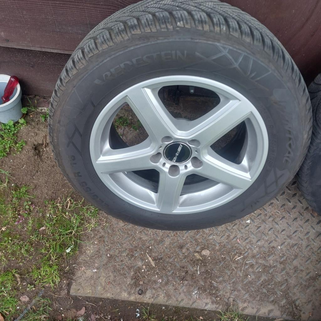 Winter banden mercedes 220 E, Autos : Pièces & Accessoires, Pneus & Jantes, Enlèvement ou Envoi, Pneu(s)