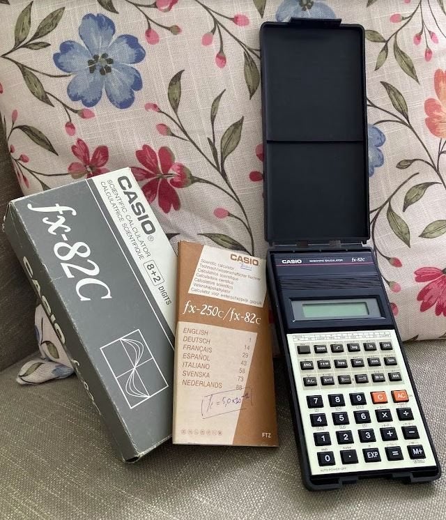 Casio fx-82C (Complete In Box) – LET OP: Rekenmachine defect, Diversen, Ophalen of Verzenden, Gebruikt