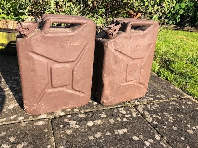 Legervoertuigen/accesoires: 2 Jerrycan's WW2, Ophalen, Gebruikt, Jeep