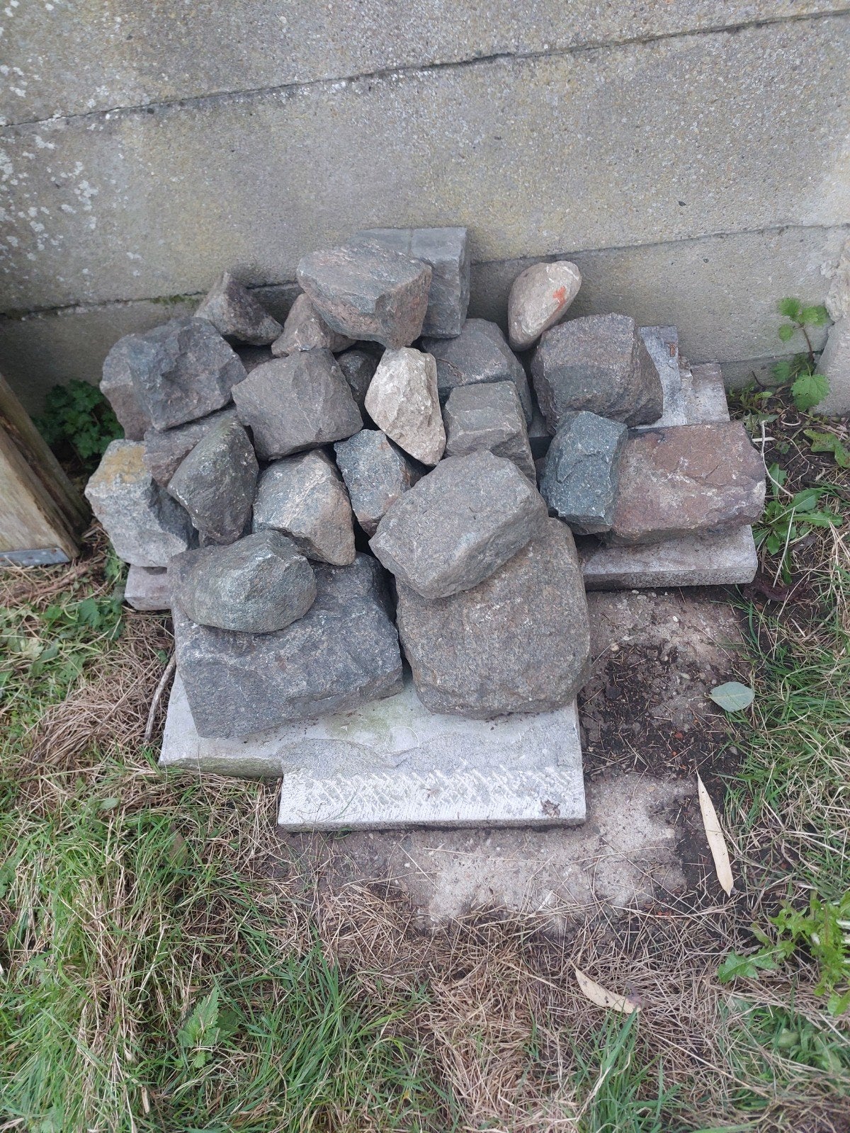 kasseistenen, Ophalen