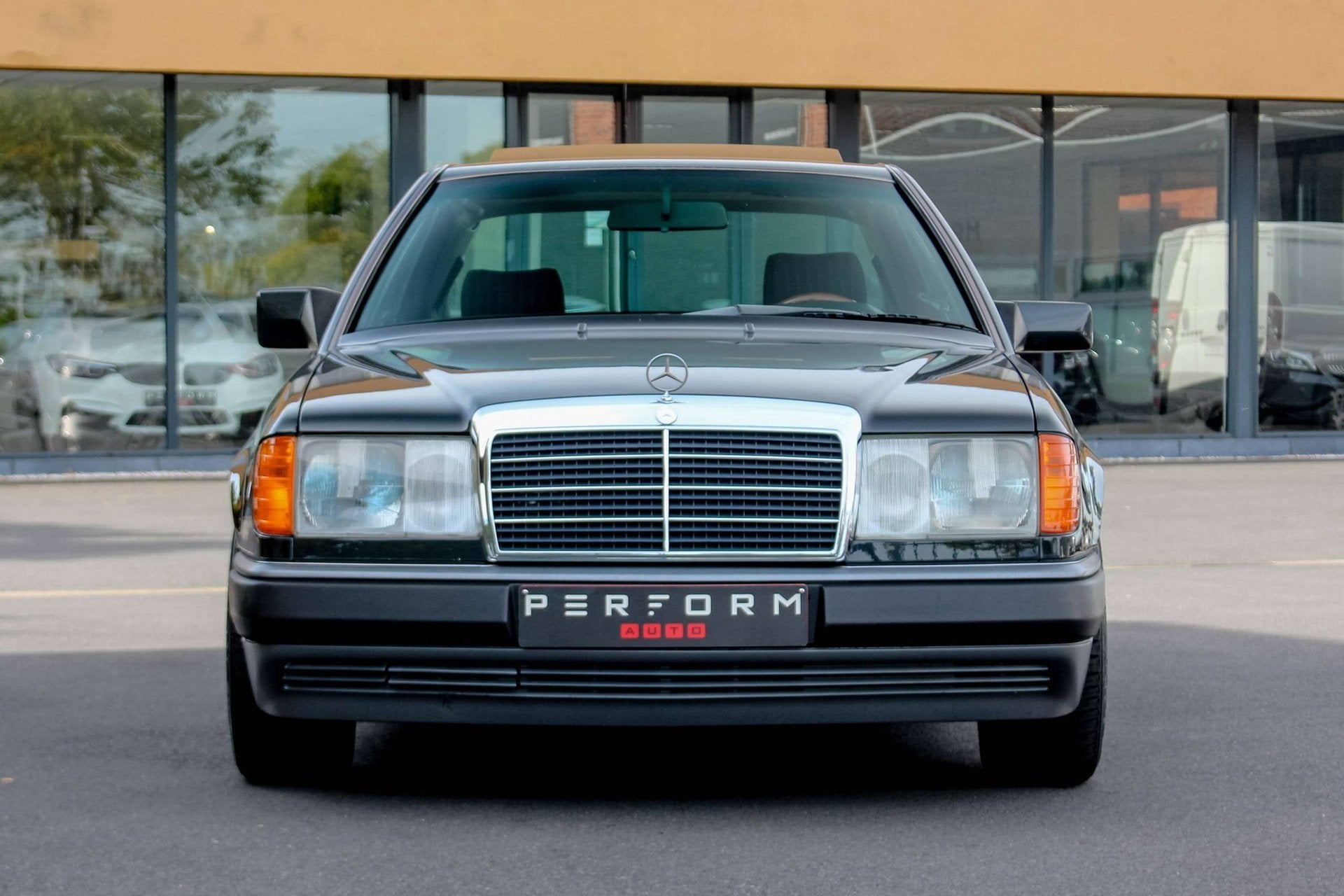 Mercedes-Benz CE 300 COUPÉ*3.0i 6-CILINDER*MANUEEL*OLDTIMER, Auto's, 4 zetels, Stof, Zwart, Elektrische ramen