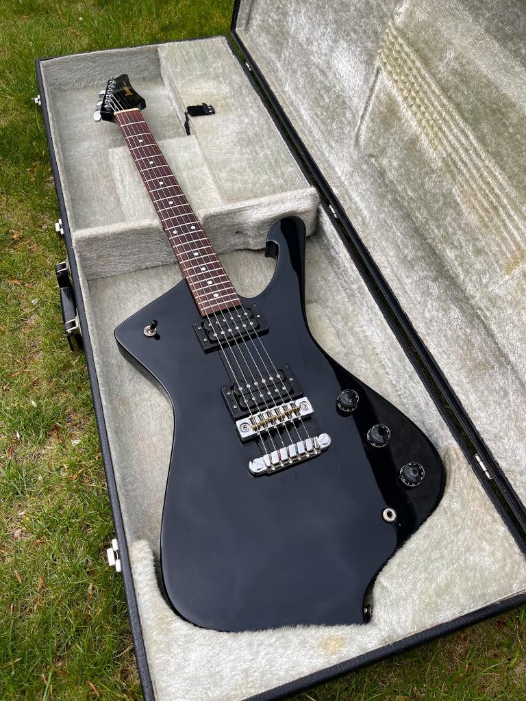 Ibanez Iceman II IC50 1981 Black ! JAPAN!, Musique & Instruments, Instruments à corde | Guitares | Électriques, Utilisé, Solid body