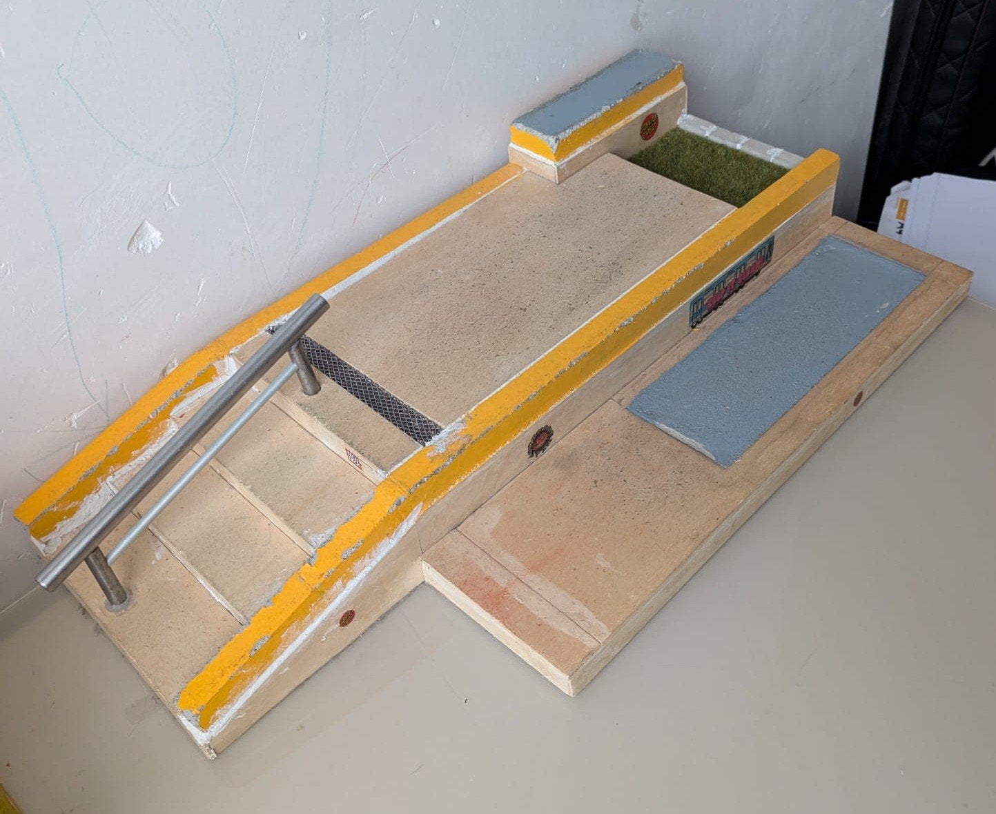 Fingerboard (fingerskate) park, Boeken, Ophalen