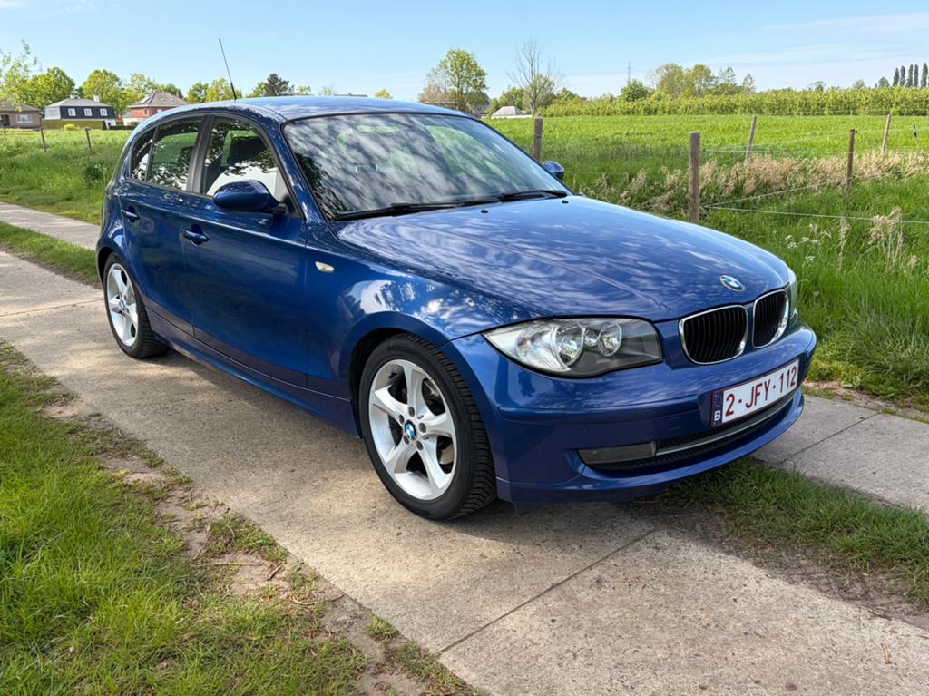 BMW 118i Benzine Balnco Gekeurd voor verkoop, Auto's, Voorwielaandrijving, 5 deurs, Particulier, Euro 4