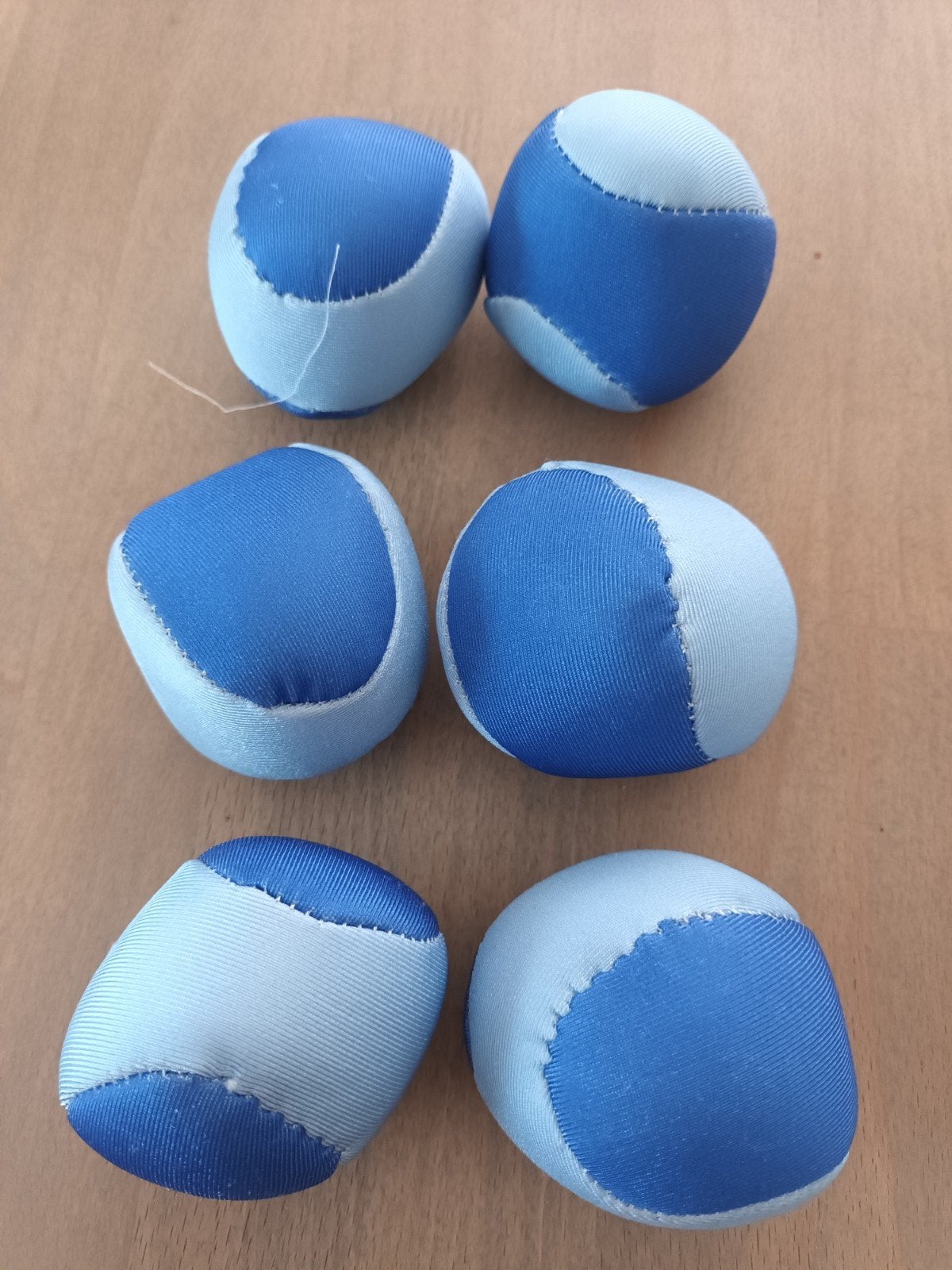 6 jongleerballen, Ophalen