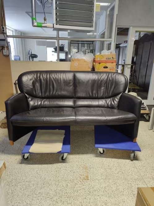 Leolux Comfortabele zwarte leren bank - 2-3 persoons, Ophalen, Gebruikt, Driepersoons, Leer