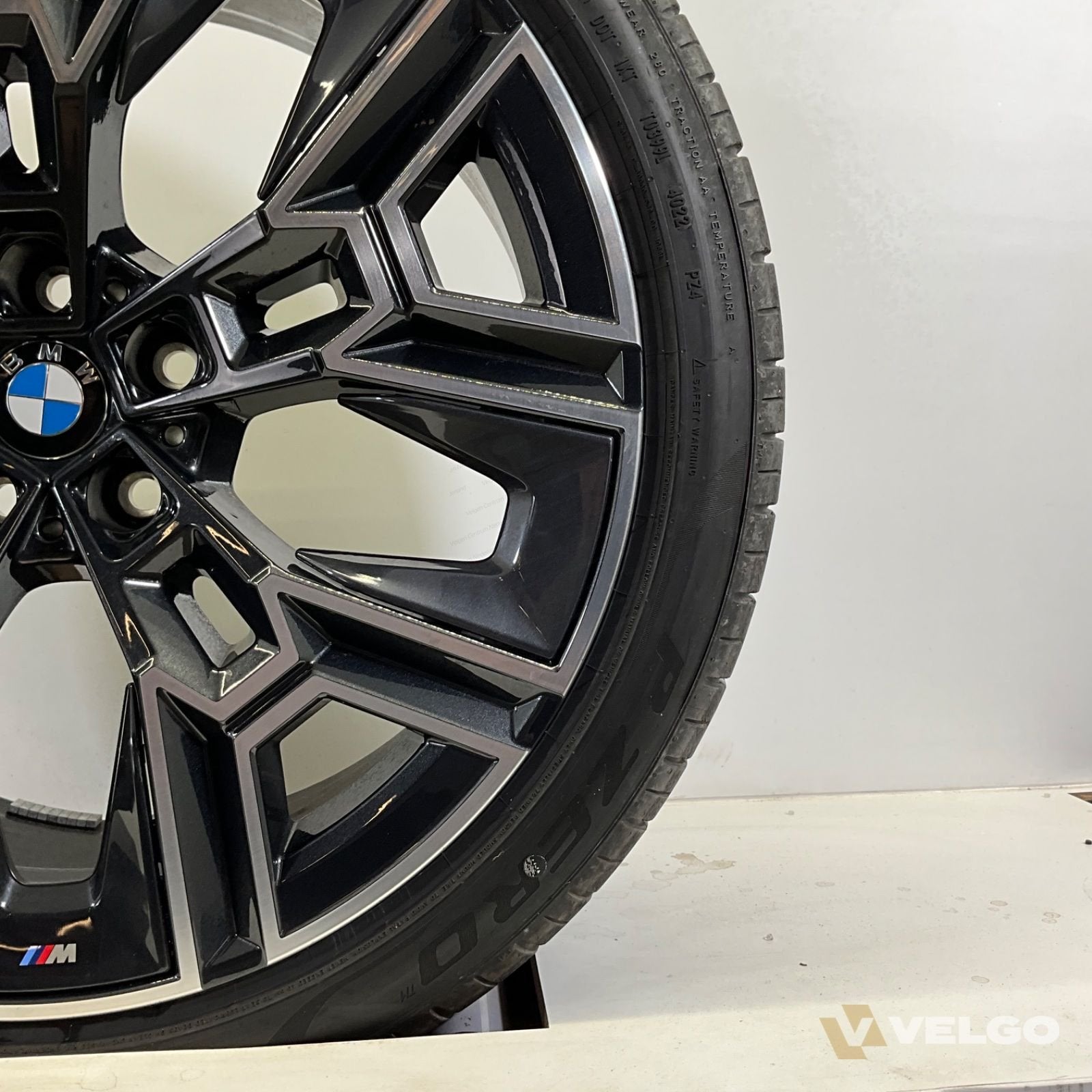 BMW 5 SERIE G60 G61 VELGEN + ZOMERBANDEN 20 INCH ORIG. 939M, -, -, Banden en Velgen, Ophalen of Verzenden