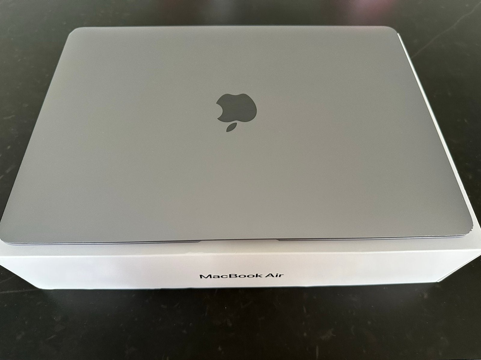 MacBook Air M1 2020 – 16GB RAM – 256GB – batterij 94%, Ophalen, 256 GB, Zo goed als nieuw, MacBook