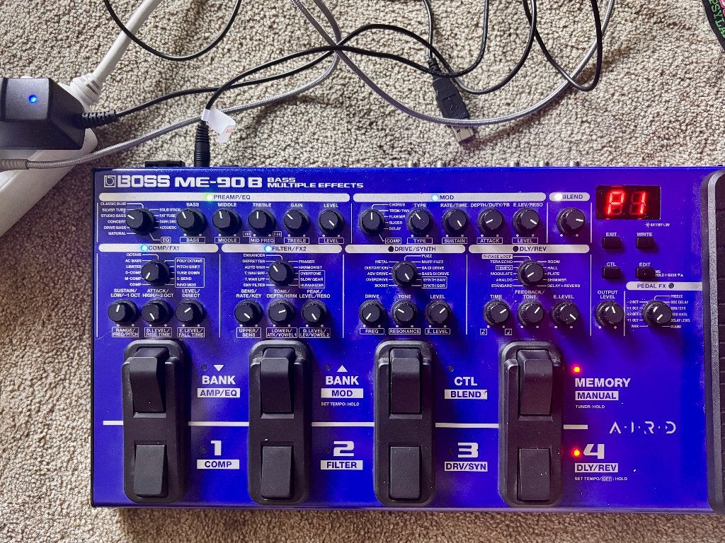 Boss me-90B multieffectenpedaal voor basgitaar, Muziek en Instrumenten, Snaarinstrumenten | Gitaren | Bas, Zo goed als nieuw, Elektrisch