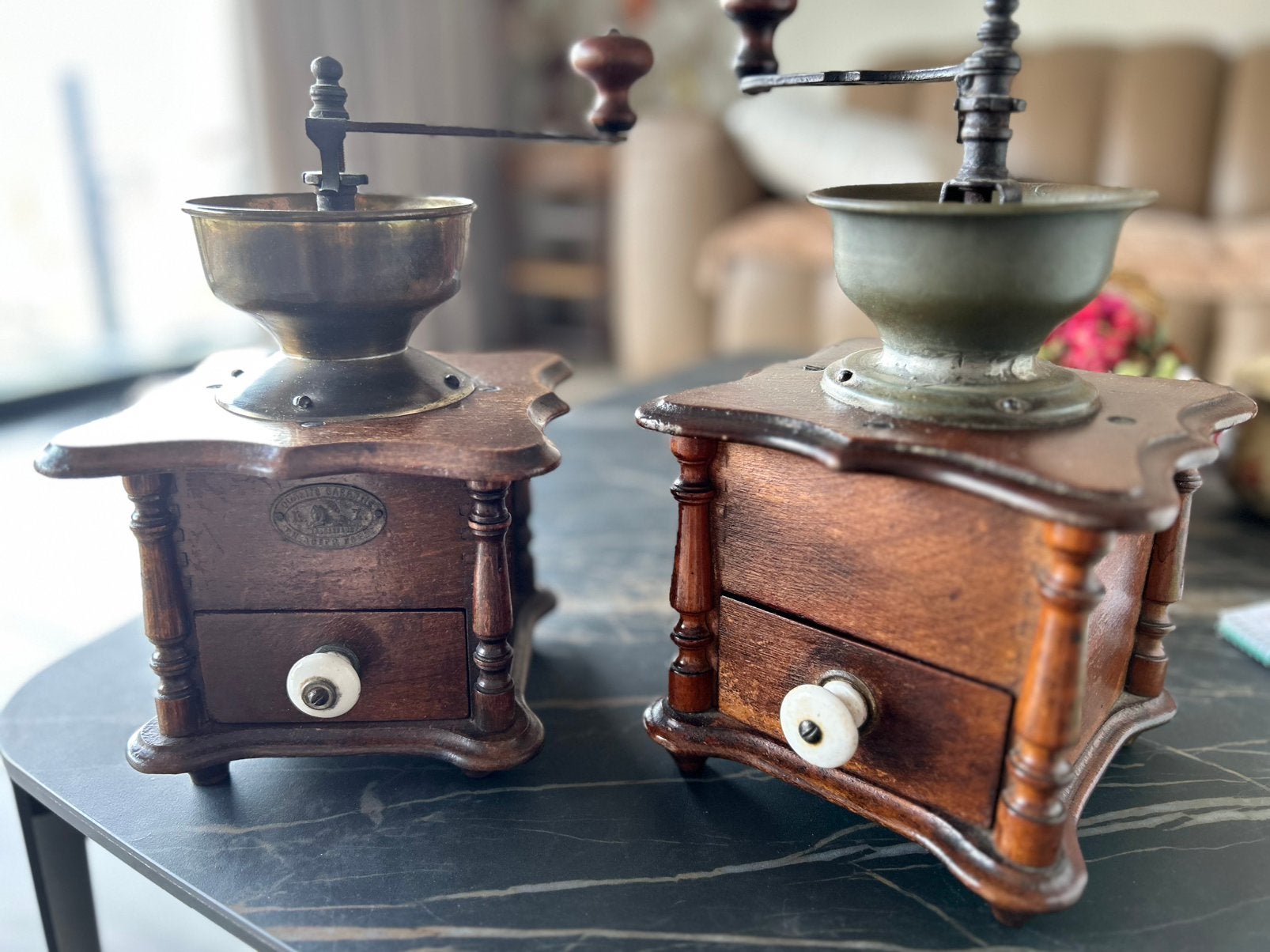 2 anciens moulins à café, Enlèvement ou Envoi