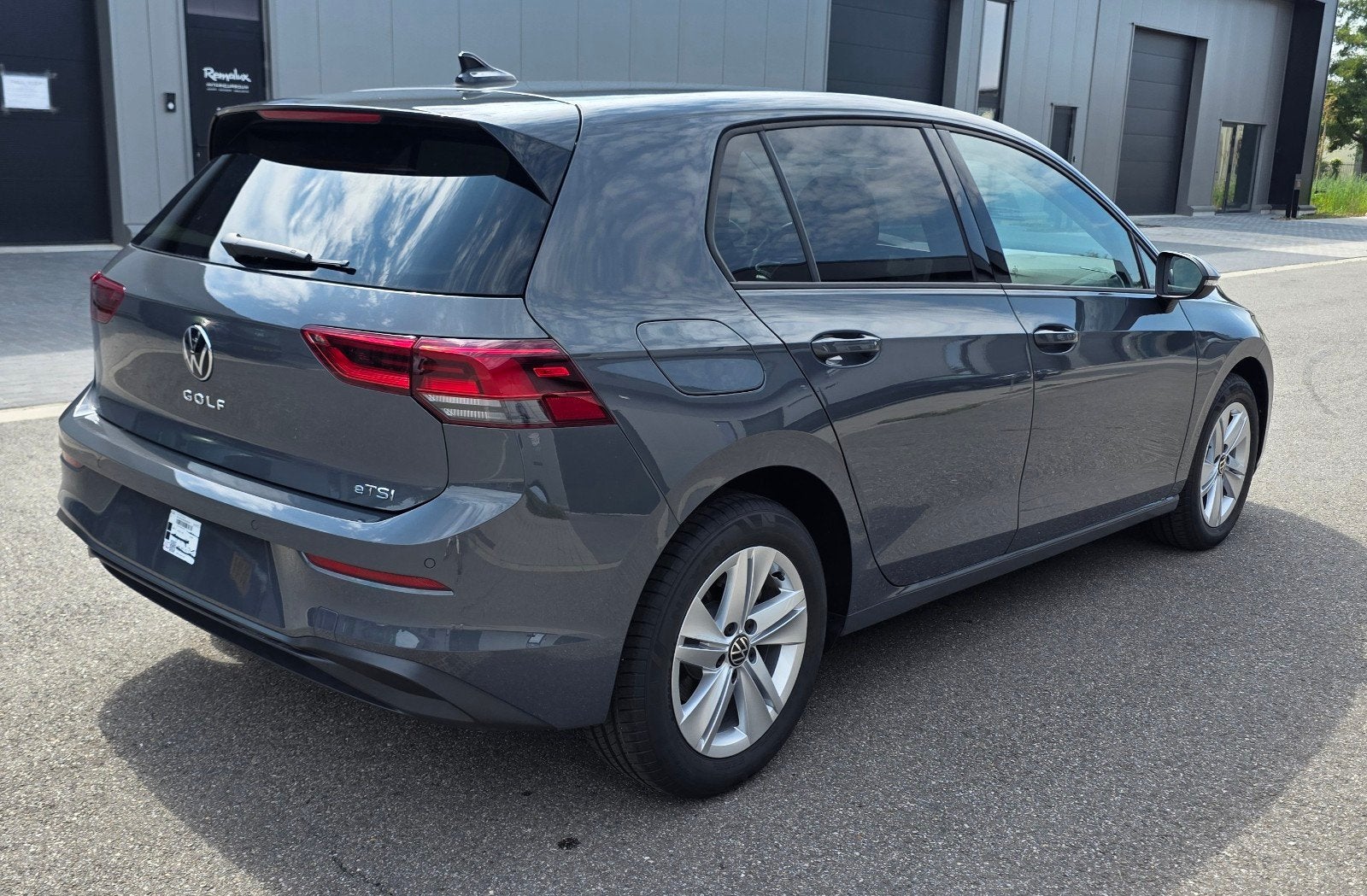 VW Golf 8 1.0 Benzine Automaat Nieuw 0 km, Auto's, Automaat, Lichtsensor, Euro 6, Alcantara