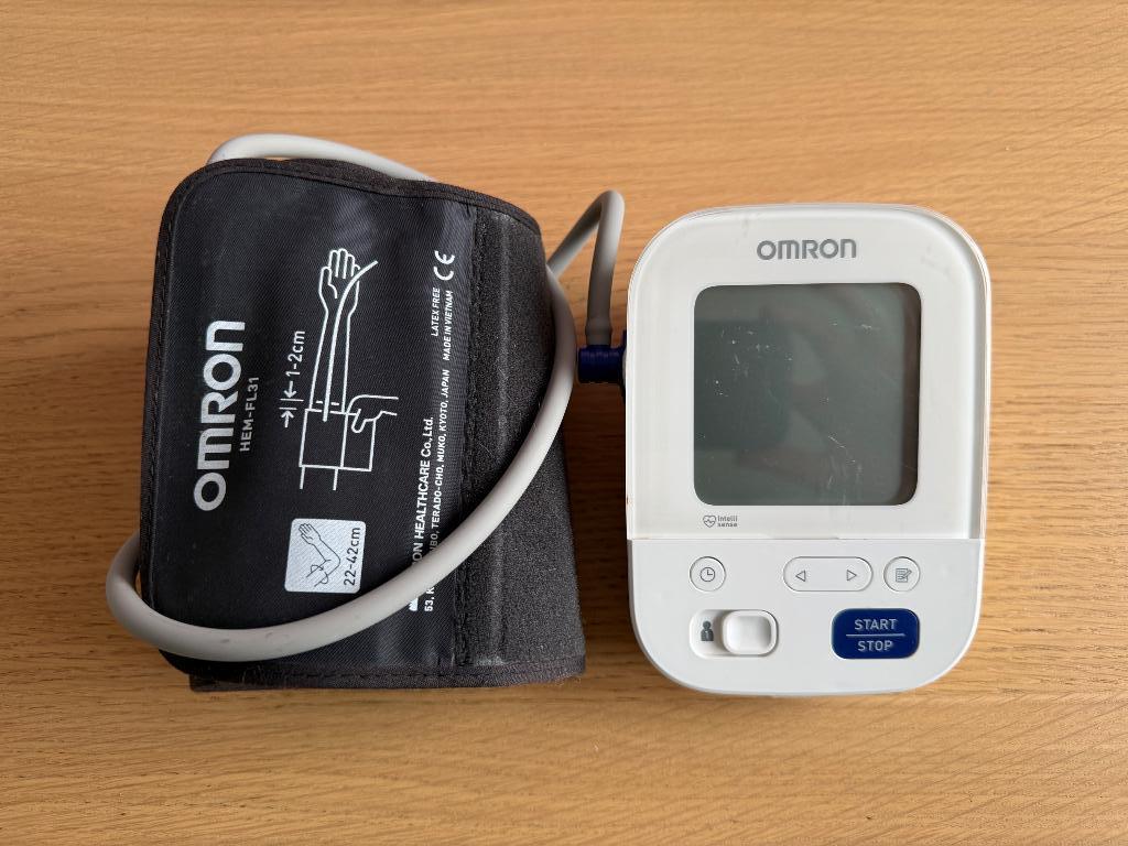 OMRON bloeddrukmeter, Diversen, Verpleegmiddelen, Zo goed als nieuw, Ophalen
