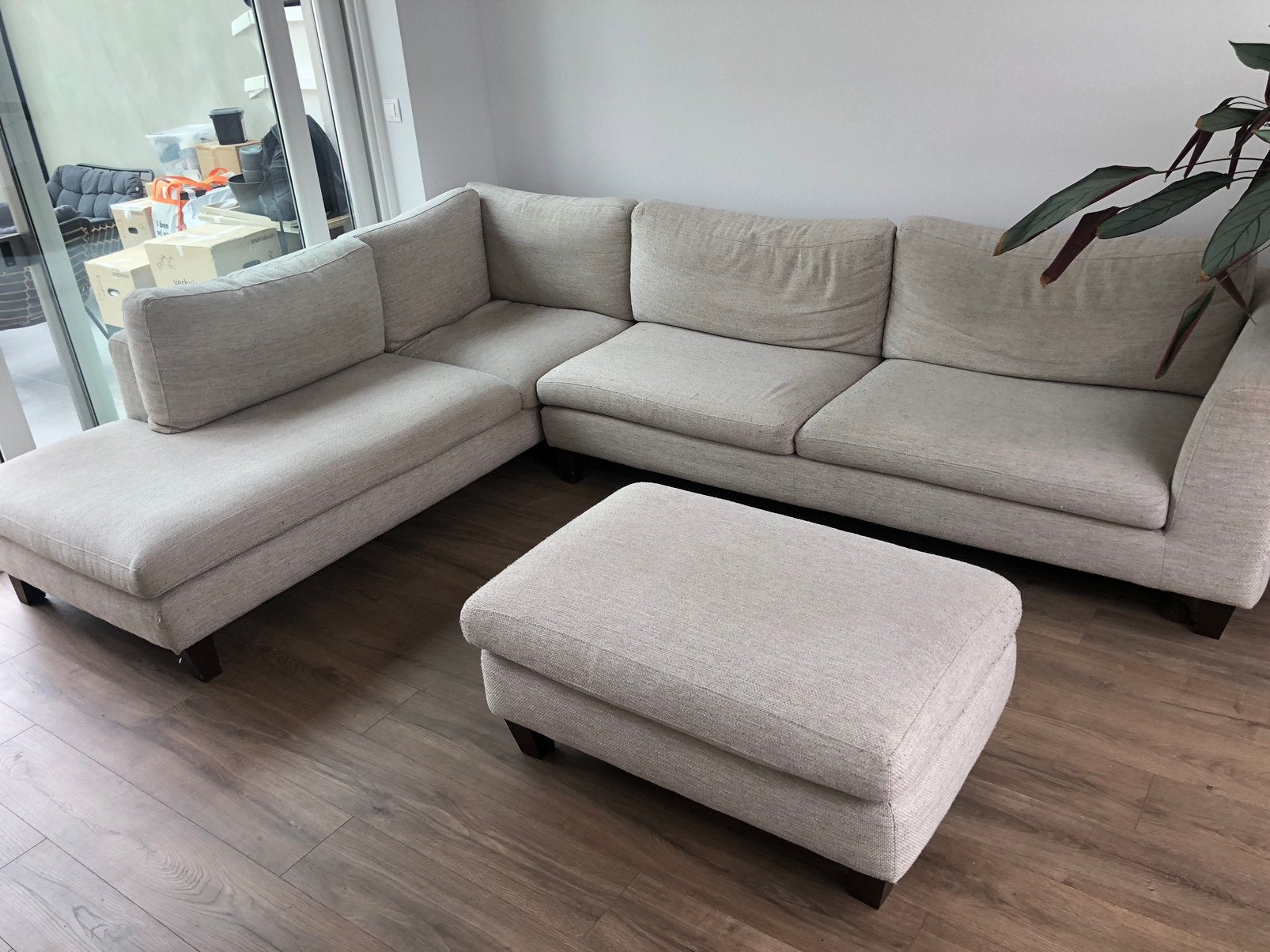 Salon met poef, Ophalen, Zo goed als nieuw