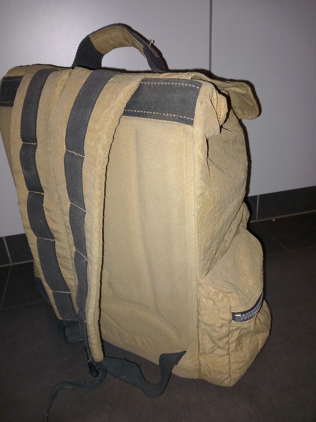 sac à dos Kipling solide et spacieux -> 6€, Enlèvement, Beige, Sac à dos