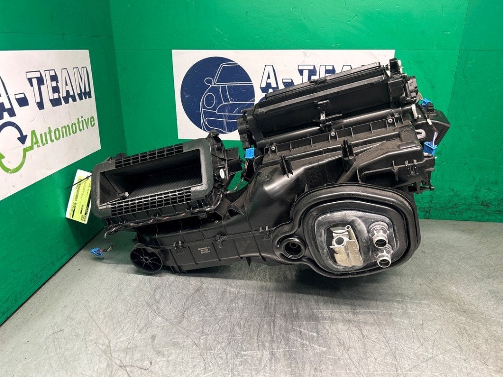 BOITIER VENTILATEUR Volkswagen Golf VII (AUA) (|5WB816001|), Autos : Pièces & Accessoires, Volkswagen, Volkswagen AG, Utilisé