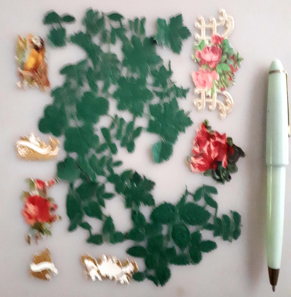 Set ANTIQUE VICTORIAN SCRAPS Leaves etc +- 1890, Ophalen of Verzenden, Gebruikt, Papier of Karton, Scrap