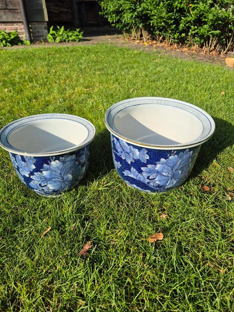 2 mooie chineese bloempotten, Ophalen