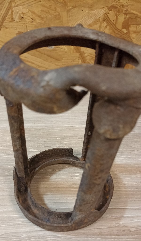 Relique Cale d'artillerie Allemande avec impact Malmedy ww2, Verzamelen, Verzenden, Landmacht, Overige typen
