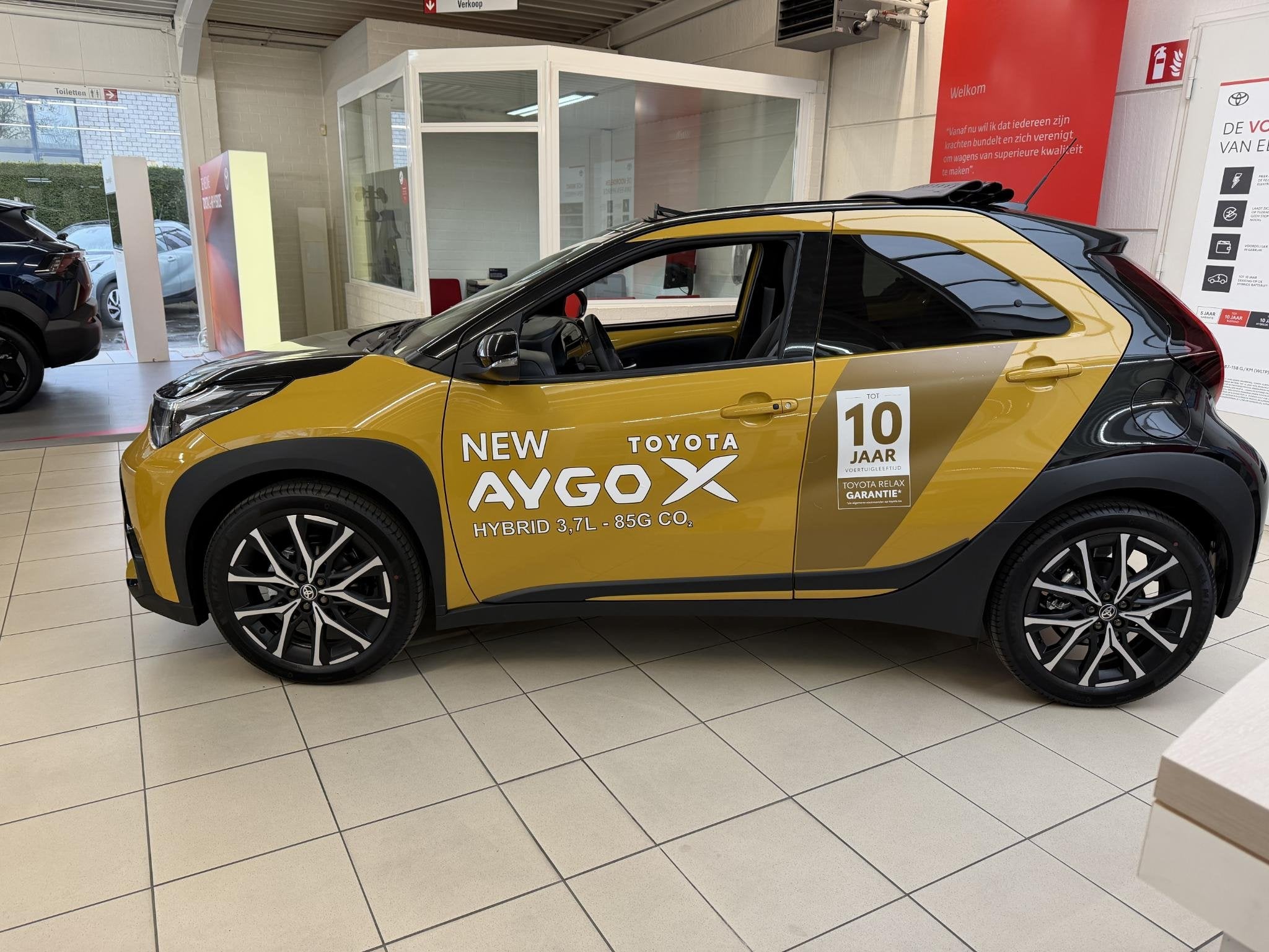 Toyota Aygo X GR SPORT, Auto's, Automaat, Stof, Zwart, Nieuw