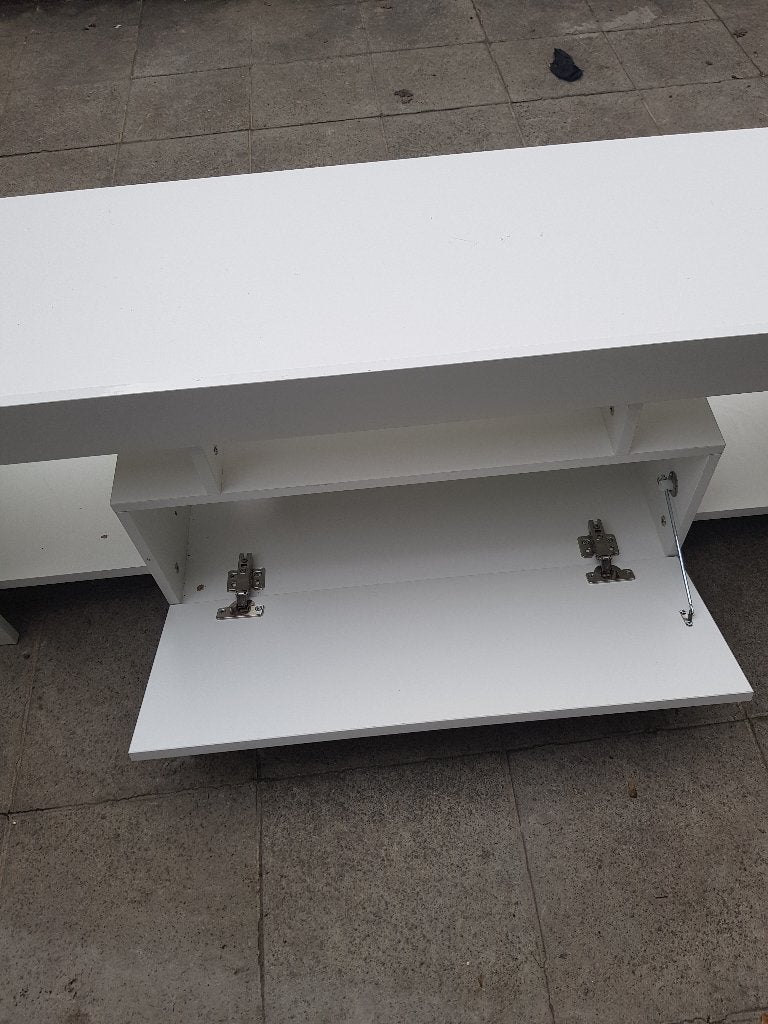 Meuble tv ikea en très bonne état, Maison & Meubles, Enlèvement