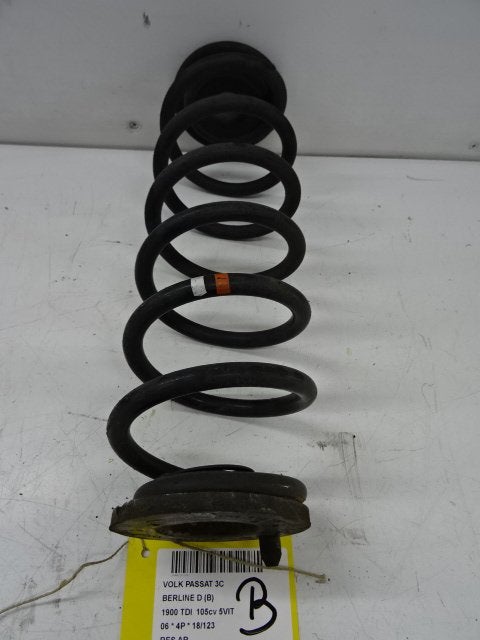 RESSORT DE SUSPENSION ARRIERE Volkswagen Passat (3C2), Utilisé, Volkswagen