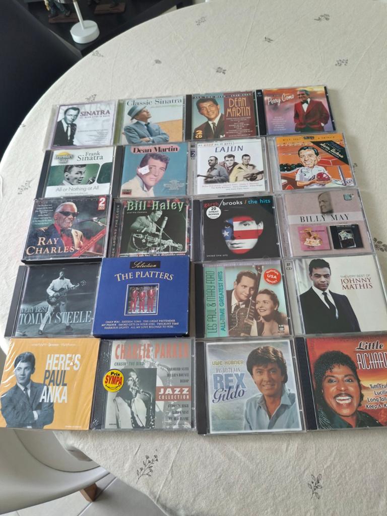 250 tonnes de CD et de conifères + collection, Enlèvement ou Envoi