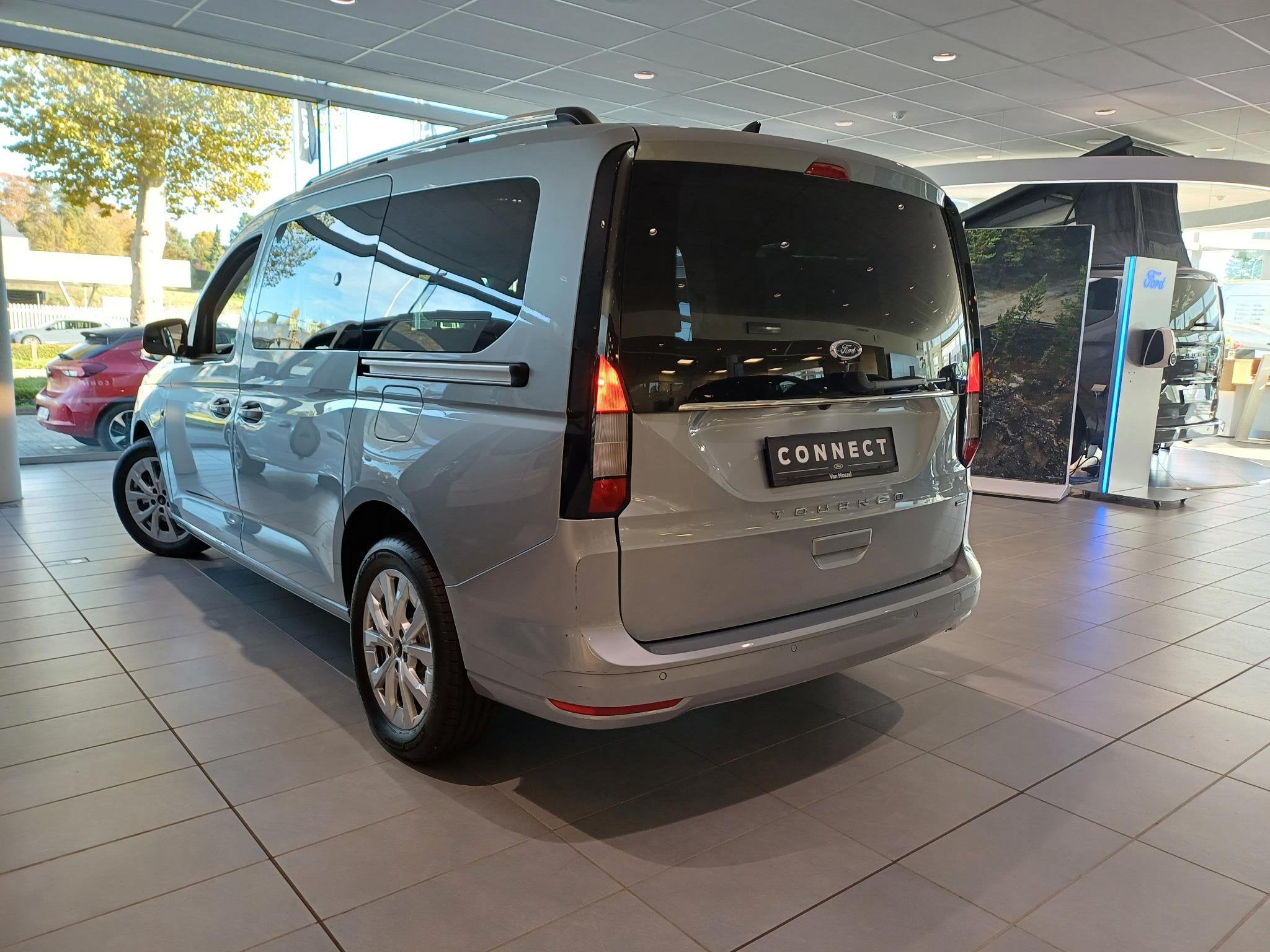 Ford GRAND TOURNEO CONNECT 1.5 PHEV 110kW Titanium Aut., Autos, Neuf, Argent ou Gris, Achat, 110 kW