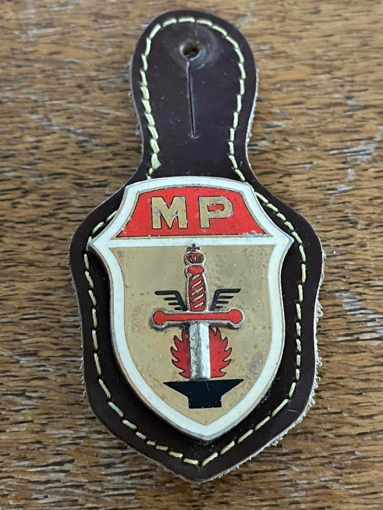 Borsthanger militaire politie landmacht, Verzenden, Landmacht, Embleem of Badge