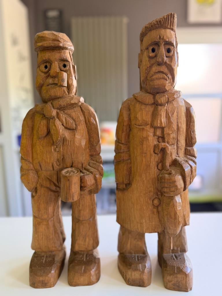 Statues scupltées dans le bois de Roger Dussenne, Enlèvement, Comme neuf