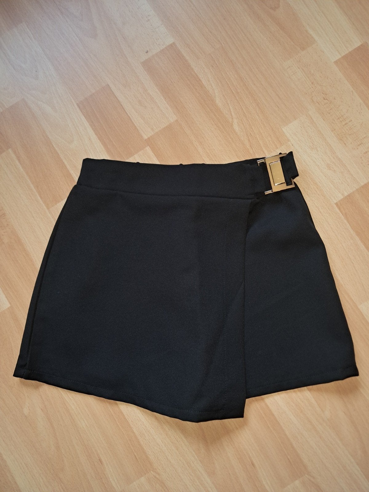 Short new sensation xs/s, Kleding | Dames, Broeken en Pantalons, Kort, Zwart, Ophalen of Verzenden, Zo goed als nieuw