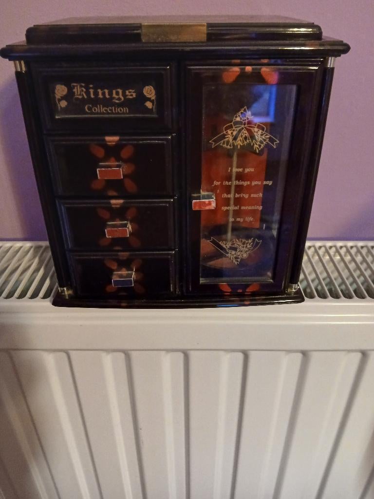 Boîte à bijoux musical, Ophalen