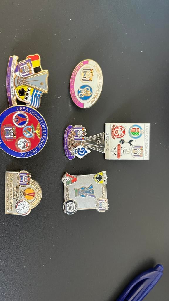 Pins verzameling RSC Anderlecht, Collections, Broches, Pins & Badges, Envoi, Comme neuf, Sport, Insigne ou Pin's