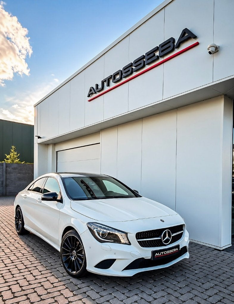 Mercedes CLA 200 Benzine 18inchAMG/Camera/Garantie, Auto's, Voorwielaandrijving, CLA, 4 deurs, Dealer onderhouden