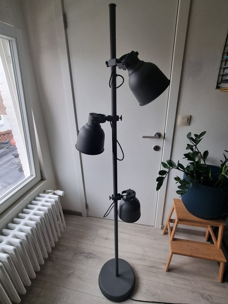 Staande lamp met 3 spots, donkergrijs, Huis en Inrichting, Lampen | Vloerlampen, Ophalen, Zo goed als nieuw, Metaal, 150 tot 200 cm