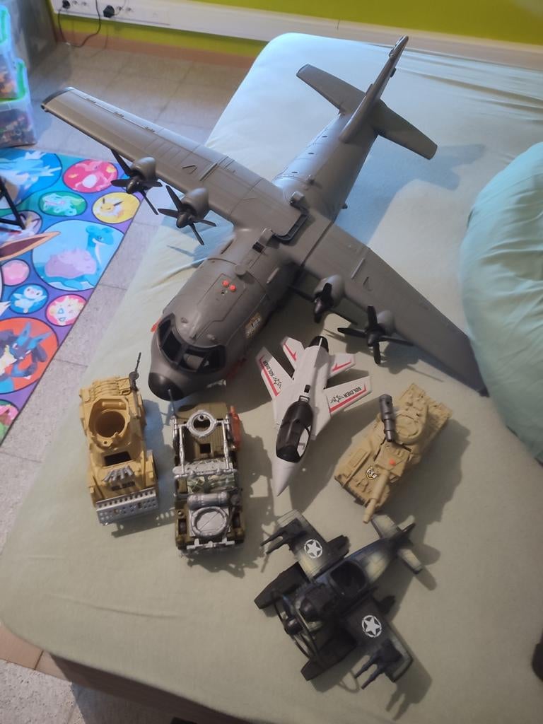 Pakket legervoertuigen en accessoires, Ophalen