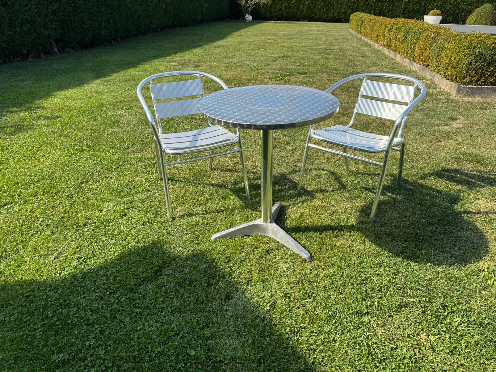 Chaise et table, Enlèvement, Comme neuf