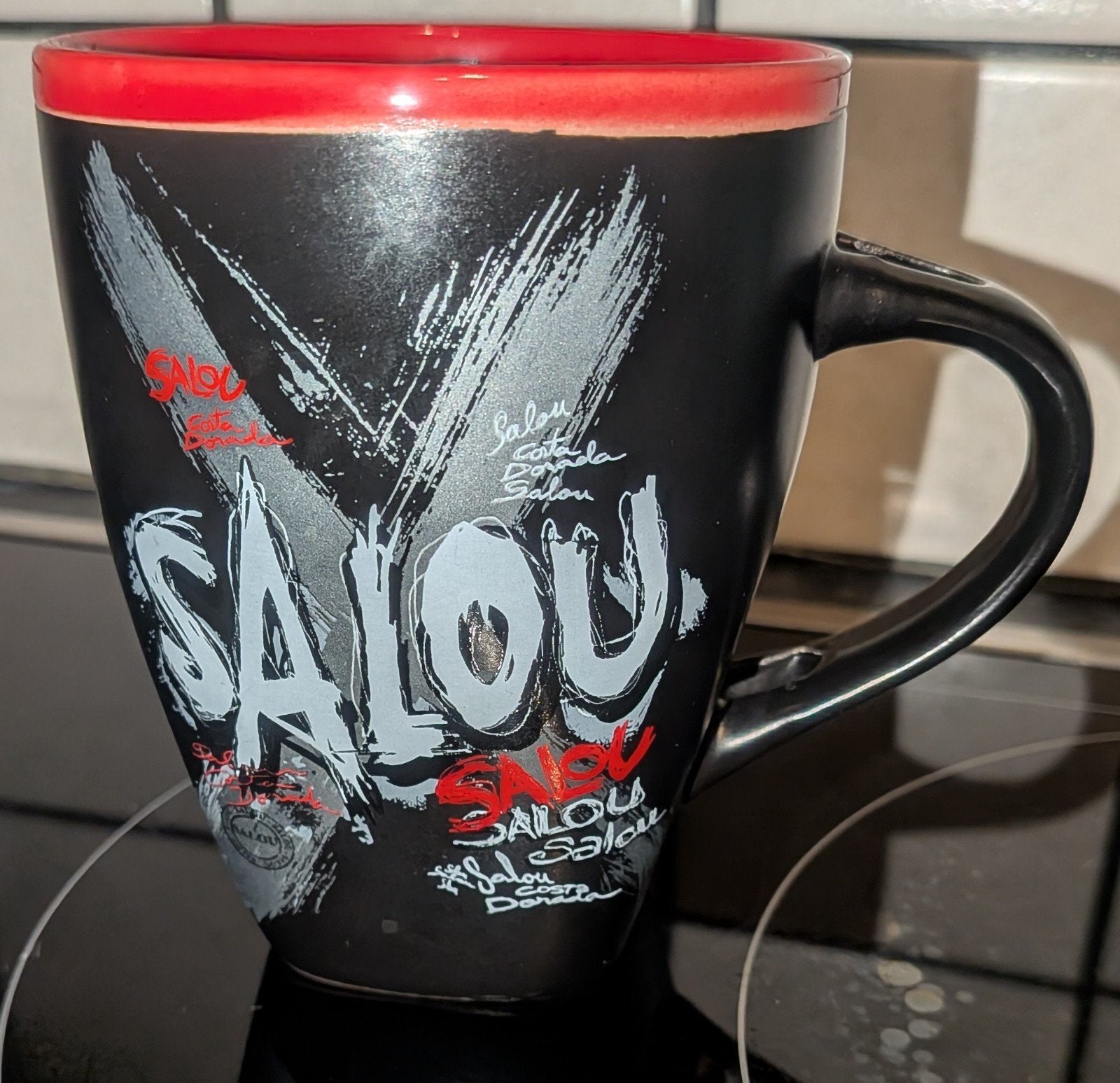 tasse à café avec ouverture pour cuillèrellère Salou ro, Enlèvement ou Envoi, Utilisé, Mug