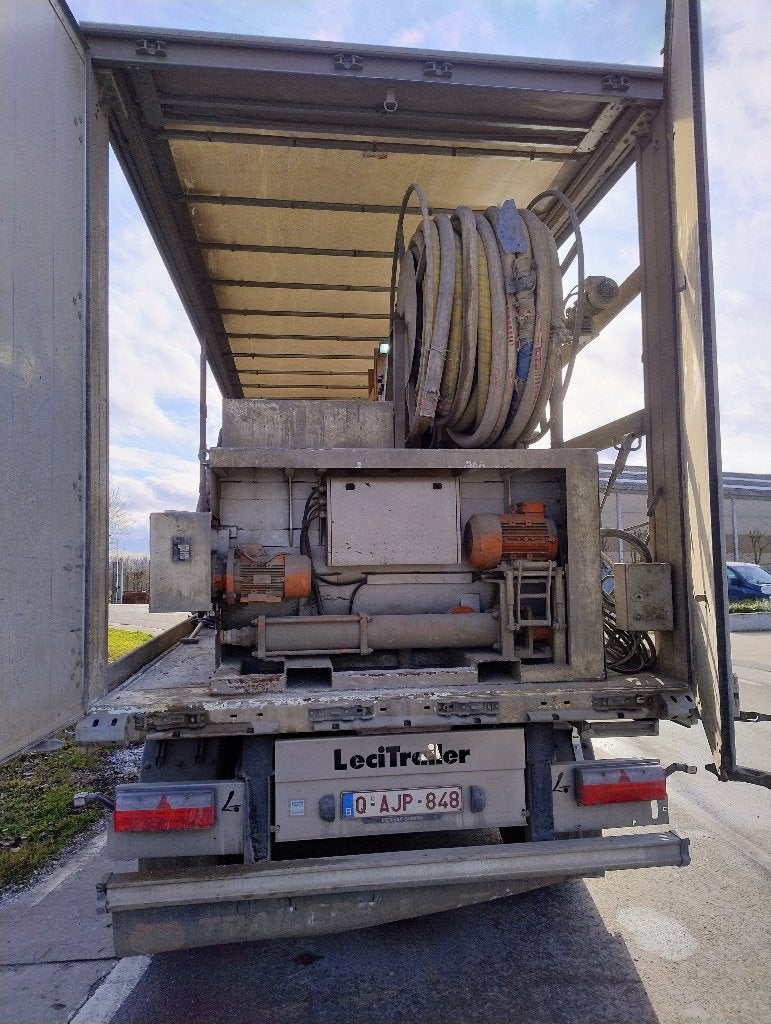 Oplegger met ingebouwde menger en wormpomp  isolatiemortel, Bricolage & Construction, Outillage | Autres Machines, Enlèvement