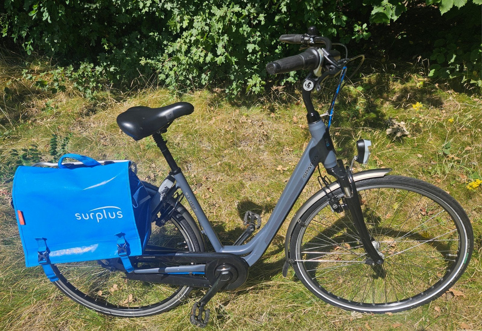 In nieuwstaat Sparta Dames fiets 28", 2 sluitels + fietstas!, Accès (extra) bas, Sparta, Frein sur jante, Comme neuf
