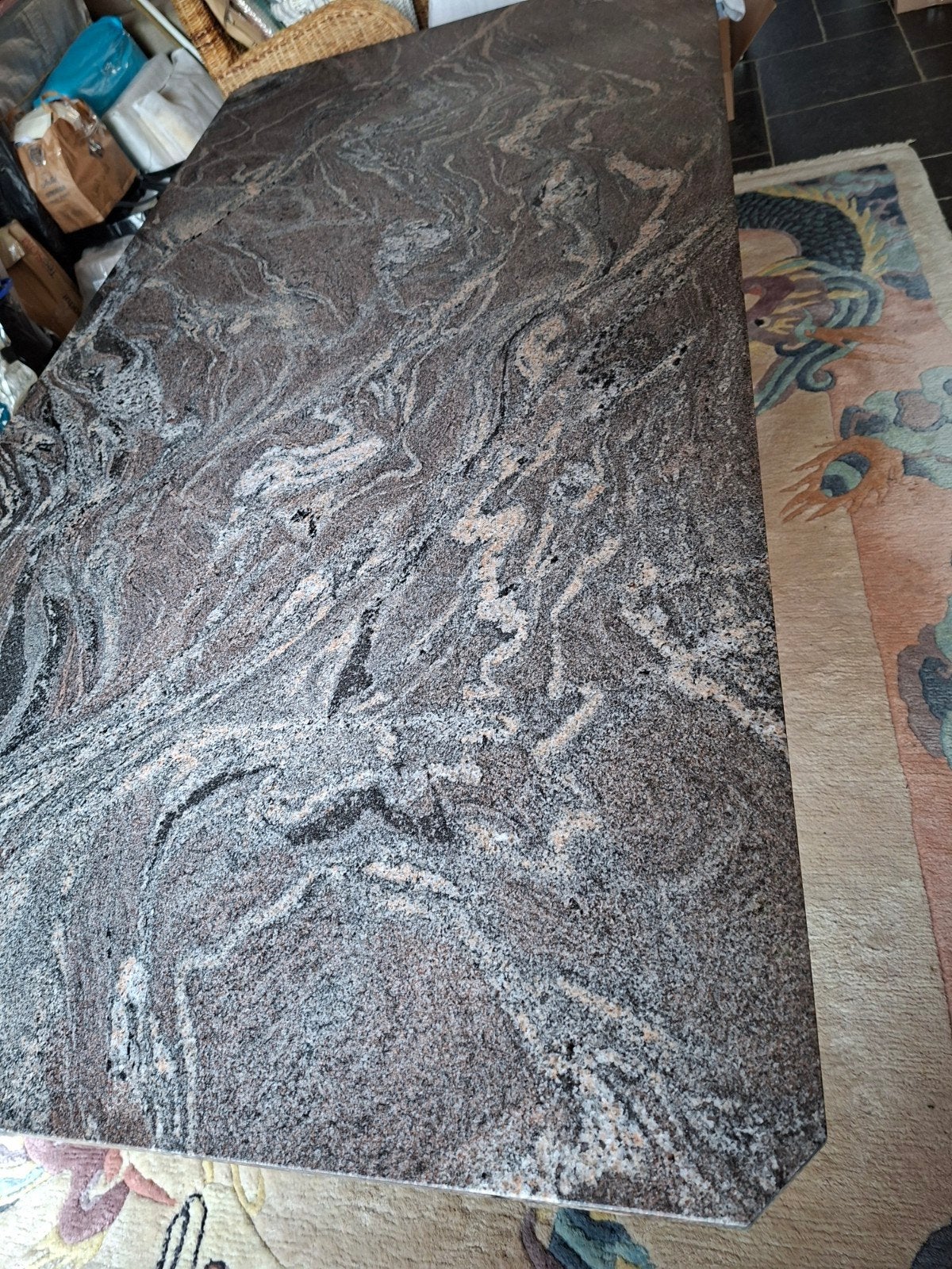 tafel  in graniet     kan ook buiten gebruikt worden, Ophalen