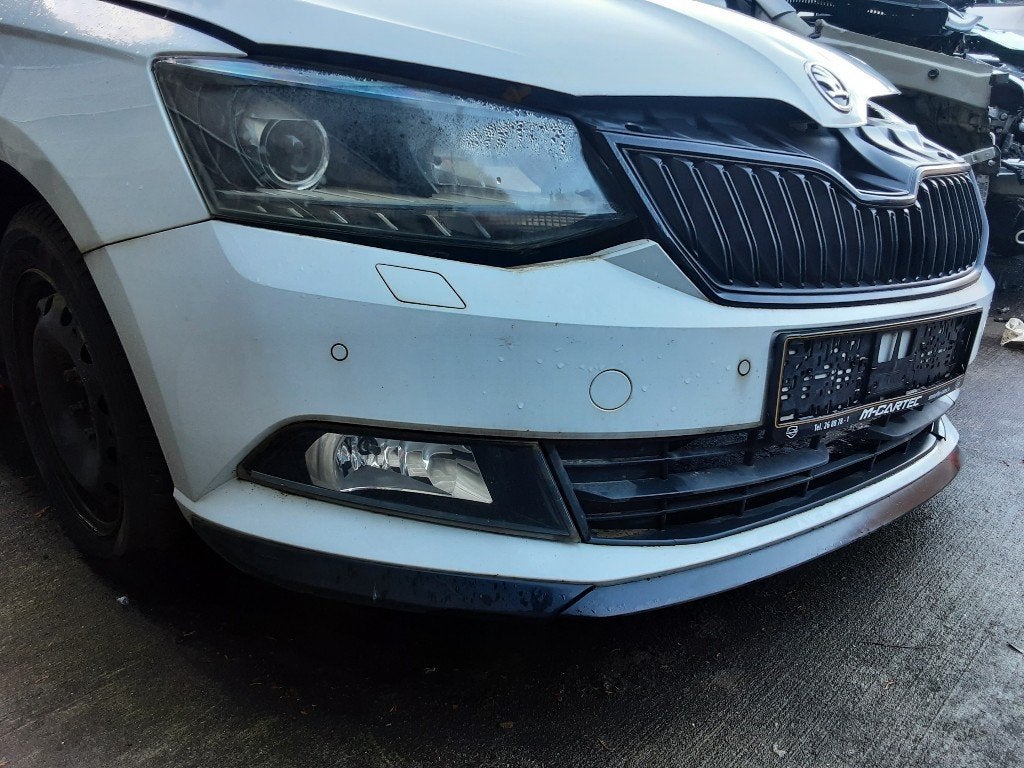 BUMPER VOOR Skoda Fabia III (NJ3) (01-2014/06-2021), Gebruikt, Voor, Info@skoda-auto.de, Skoda