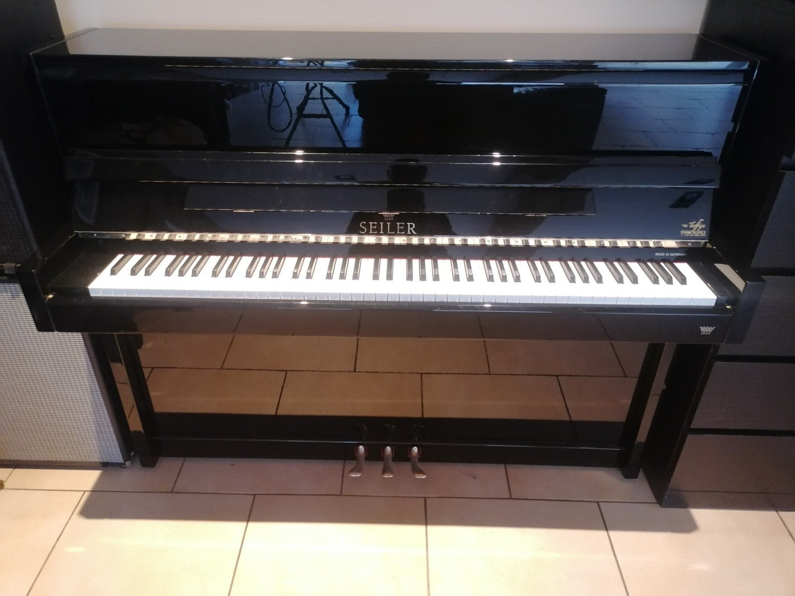 Piano Seiler Buffet modèle 112 moderne, Musique & Instruments, Brillant, Comme neuf, Enlèvement, Piano